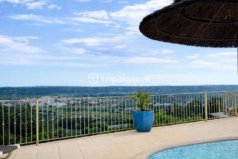 Moradia V4 com vista panorâmica 360º em Tunes