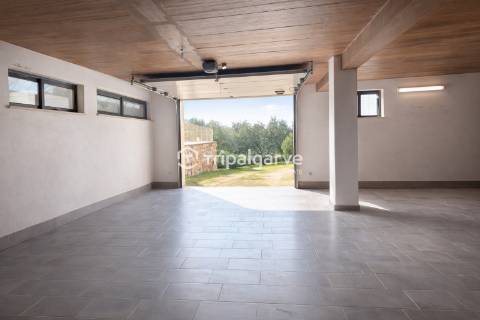 Moradia V4 com vista panorâmica 360º em Tunes