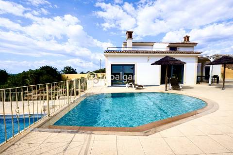 Moradia V4 com vista panorâmica 360º em Tunes