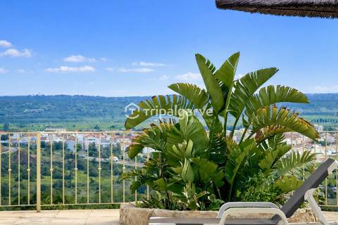 Moradia V4 com vista panorâmica 360º em Tunes