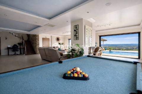 Moradia V4 com vista panorâmica 360º em Tunes