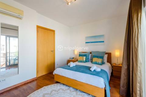 Moradia em Banda T3 com Jacuzzi e Vistas Sobre a Ria Formosa na Fuseta, Algarve