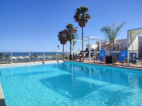 Moradia em Banda T3 com Jacuzzi e Vistas Sobre a Ria Formosa na Fuseta, Algarve