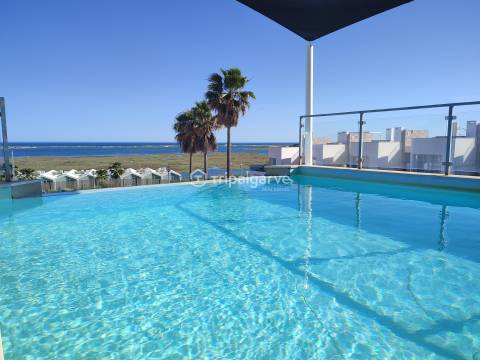 Moradia em Banda T3 com Jacuzzi e Vistas Sobre a Ria Formosa na Fuseta, Algarve