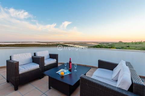 Moradia em Banda T3 com Jacuzzi e Vistas Sobre a Ria Formosa na Fuseta, Algarve