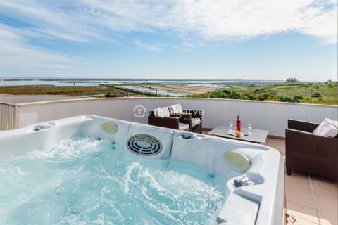 Moradia em Banda T3 com Jacuzzi e Vistas Sobre a Ria Formosa na Fuseta, Algarve
