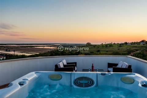 Moradia em Banda T3 com Jacuzzi e Vistas Sobre a Ria Formosa na Fuseta, Algarve