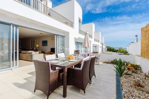 Moradia em Banda T3 com Jacuzzi e Vistas Sobre a Ria Formosa na Fuseta, Algarve