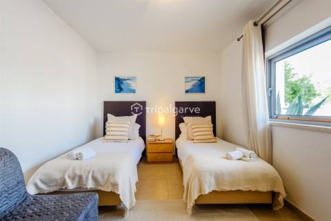 Moradia em Banda T3 com Jacuzzi e Vistas Sobre a Ria Formosa na Fuseta, Algarve