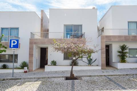 Moradia em Banda T3 com Jacuzzi e Vistas Sobre a Ria Formosa na Fuseta, Algarve