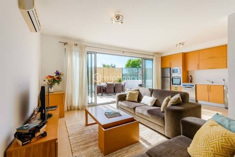 Moradia em Banda T3 com Jacuzzi e Vistas Sobre a Ria Formosa na Fuseta, Algarve