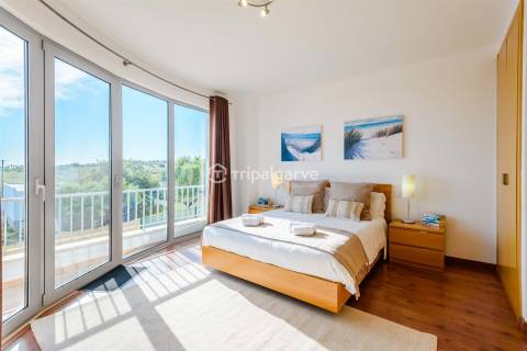 Moradia em Banda T3 com Jacuzzi e Vistas Sobre a Ria Formosa na Fuseta, Algarve