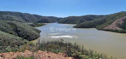 Terreno Misto com Ruínas na barragem de Odelouca