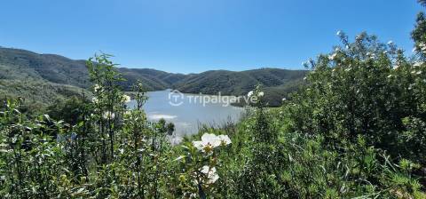 Terreno Misto com Ruínas na barragem de Odelouca