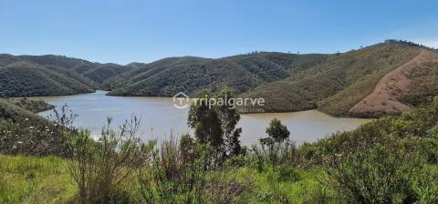 Terreno Misto com Ruínas na barragem de Odelouca