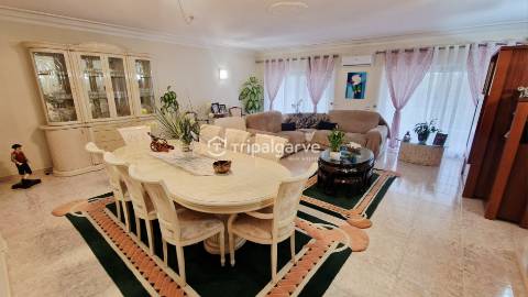 Apartamento T4 em primeira linha do Golfe - Portimao