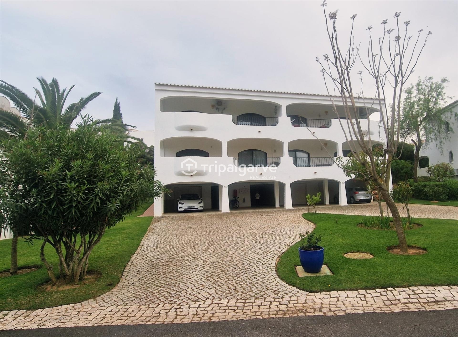Apartamento T4 em primeira linha do Golfe - Portimao