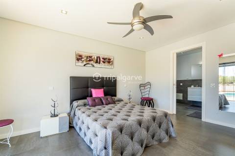 Moradia de 4 quartos com piscina aquecida, perto das praias e dos campos de golfe de Albufeira