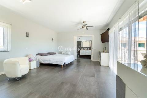 Moradia de 4 quartos com piscina aquecida, perto das praias e dos campos de golfe de Albufeira