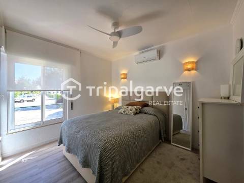 Apartamento T1 renovado em condomínio com piscina em Vilamoura