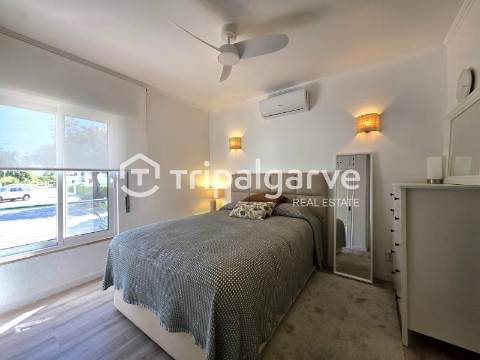 Apartamento T1 renovado em condomínio com piscina em Vilamoura