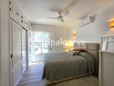 Apartamento T1 renovado em condomínio com piscina em Vilamoura