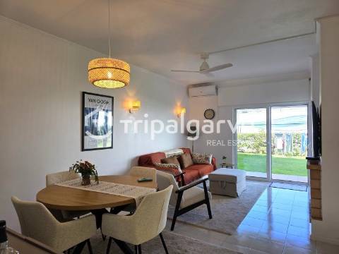 Apartamento T1 renovado em condomínio com piscina em Vilamoura