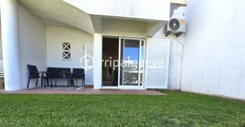 Apartamento T1 renovado em condomínio com piscina em Vilamoura
