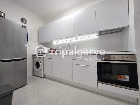 Apartamento T1 renovado em condomínio com piscina em Vilamoura