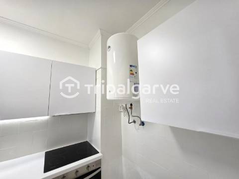 Apartamento T1 renovado em condomínio com piscina em Vilamoura