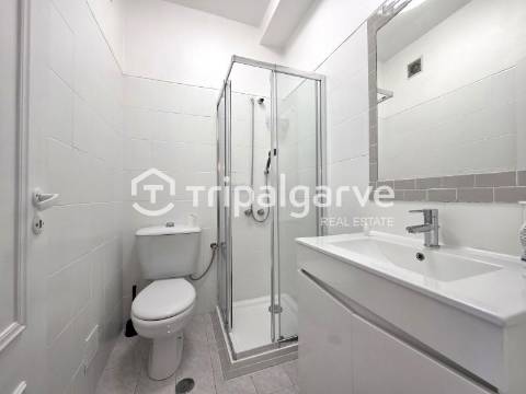 Apartamento T1 renovado em condomínio com piscina em Vilamoura
