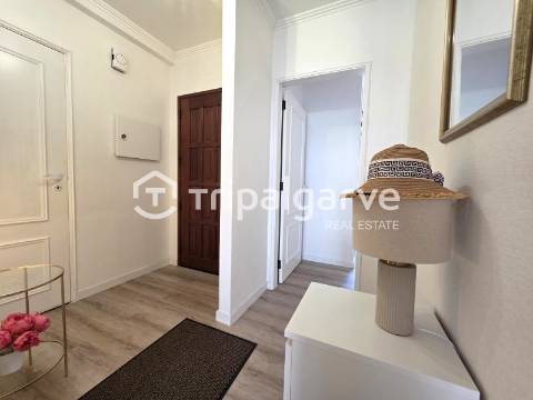 Apartamento T1 renovado em condomínio com piscina em Vilamoura