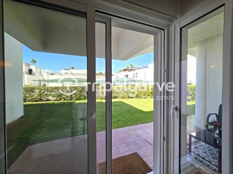Apartamento T1 renovado em condomínio com piscina em Vilamoura