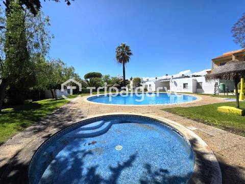 Apartamento T1 renovado em condomínio com piscina em Vilamoura