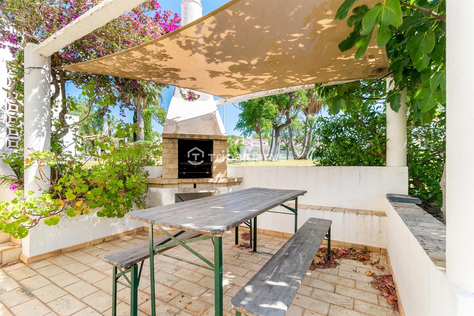 Moradia Algarvia V3 com jardim Salgados-Albufeira
