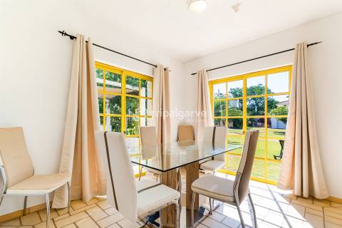 Moradia Algarvia V3 com jardim Salgados-Albufeira