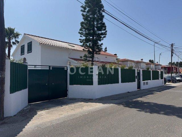 Moradia independente à venda na rua da Escola de Brejos Clérigo