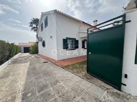 Moradia independente à venda na rua da Escola de Brejos Clérigo