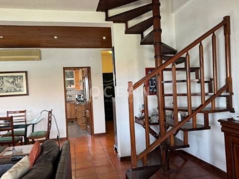 Moradia independente à venda na rua da Escola de Brejos Clérigo