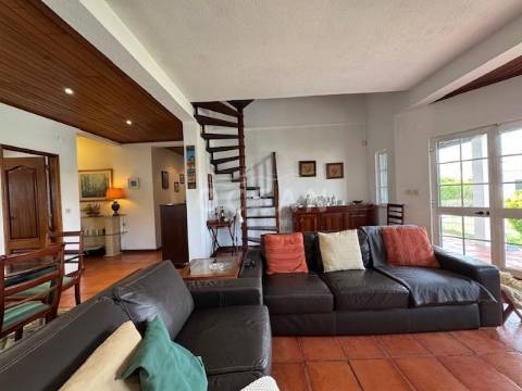 Moradia independente à venda na rua da Escola de Brejos Clérigo