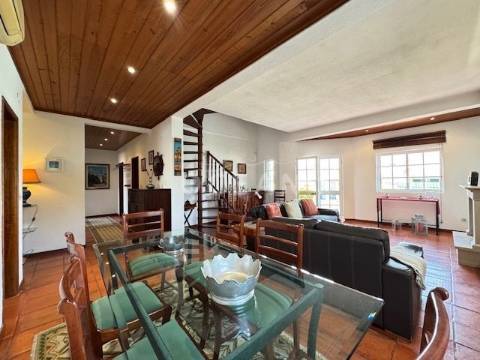 Moradia independente à venda na rua da Escola de Brejos Clérigo