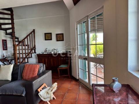 Moradia independente à venda na rua da Escola de Brejos Clérigo