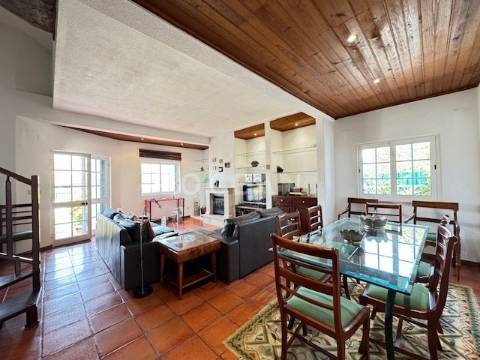 Moradia independente à venda na rua da Escola de Brejos Clérigo