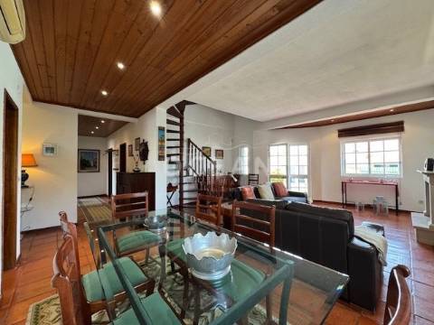 Moradia independente à venda na rua da Escola de Brejos Clérigo