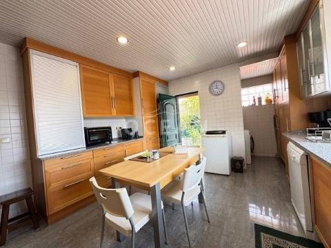 Moradia independente à venda na rua da Escola de Brejos Clérigo