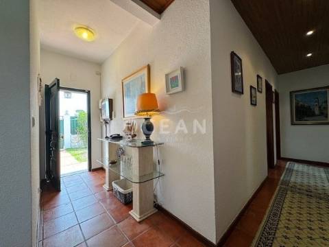 Moradia independente à venda na rua da Escola de Brejos Clérigo