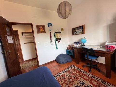 Moradia independente à venda na rua da Escola de Brejos Clérigo