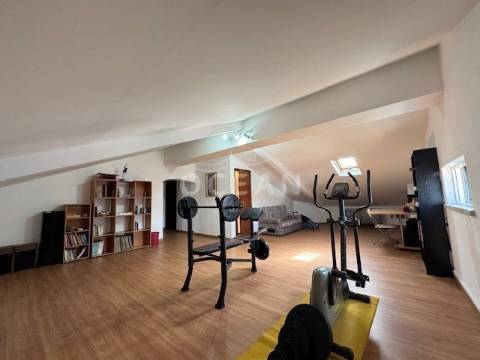 Moradia independente à venda na rua da Escola de Brejos Clérigo