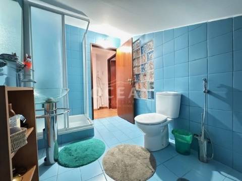 Moradia independente à venda na rua da Escola de Brejos Clérigo