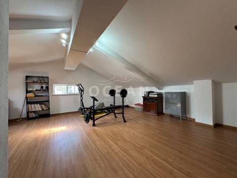 Moradia independente à venda na rua da Escola de Brejos Clérigo